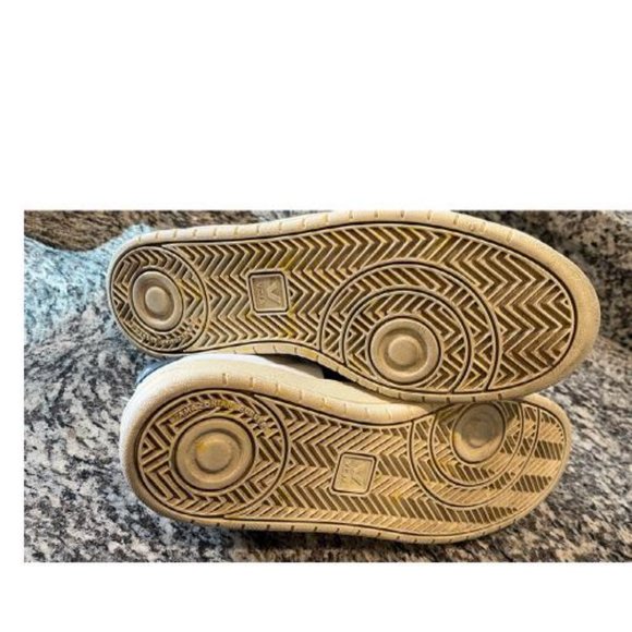 VEJA V-12 WHITE AND BLACK SNEAKERS - Picture 6 of 9